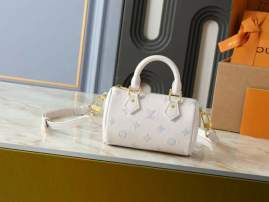 Picture of Louis Vuitton Handbags _SKUfw222909077fw